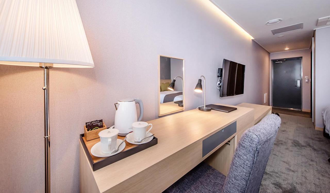 Hotel Shalom Jeju Esterno foto