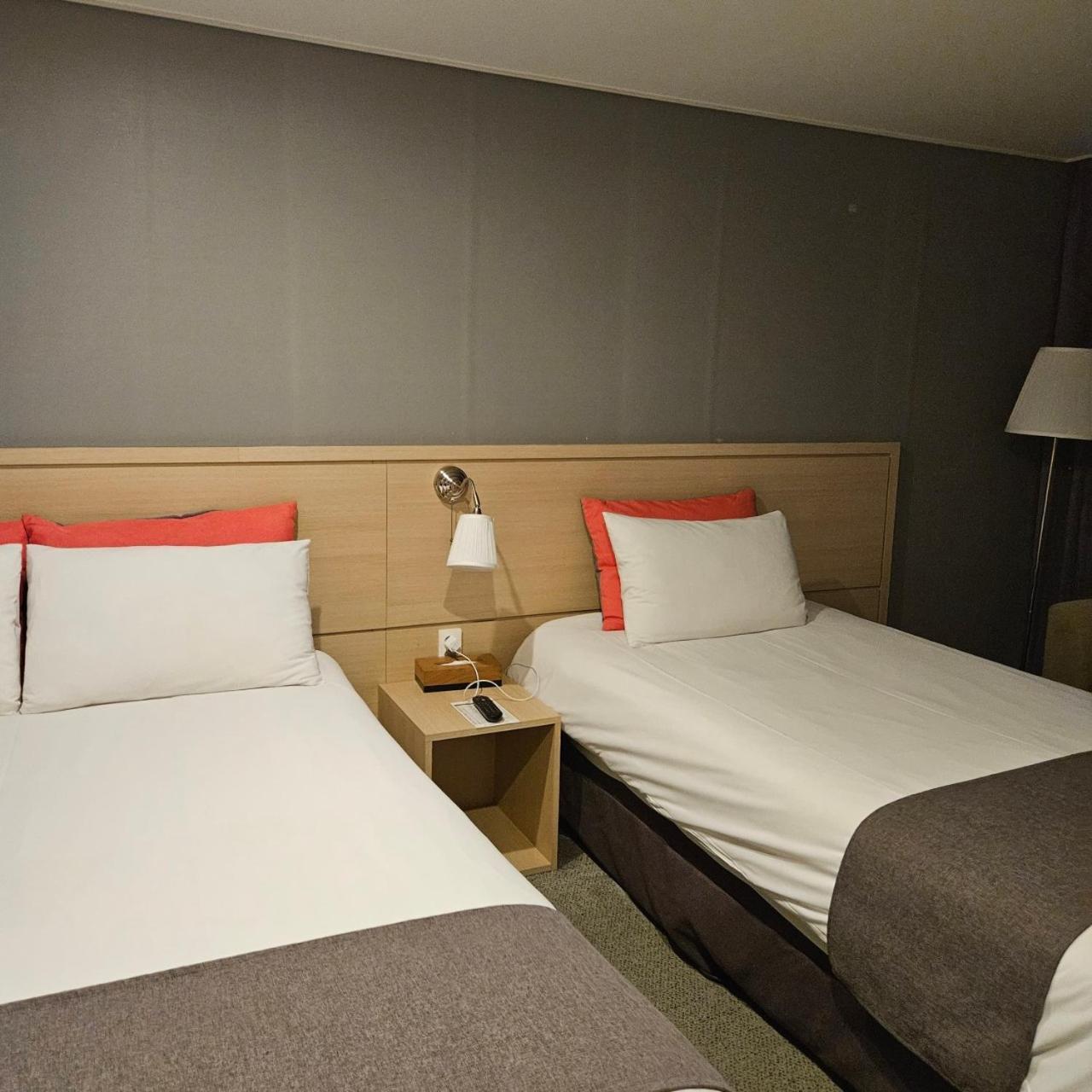 Hotel Shalom Jeju Esterno foto