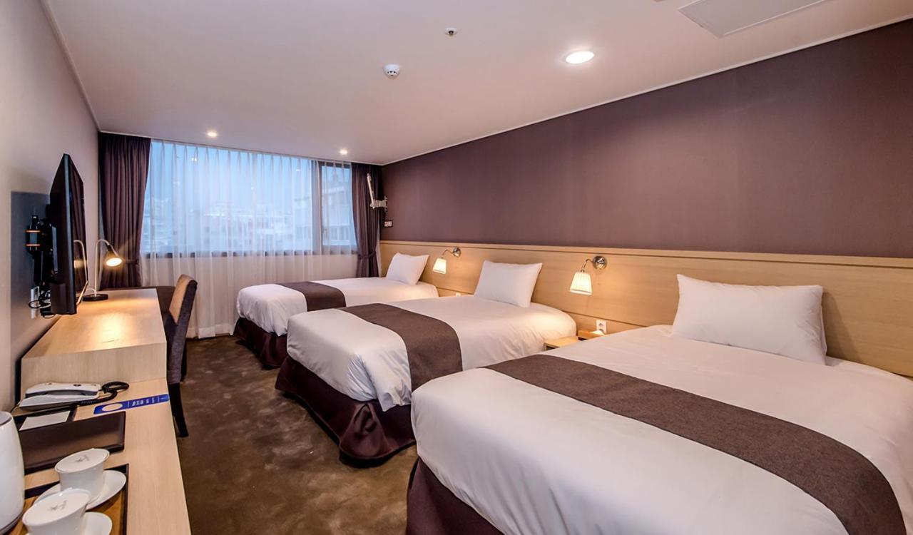 Hotel Shalom Jeju Esterno foto