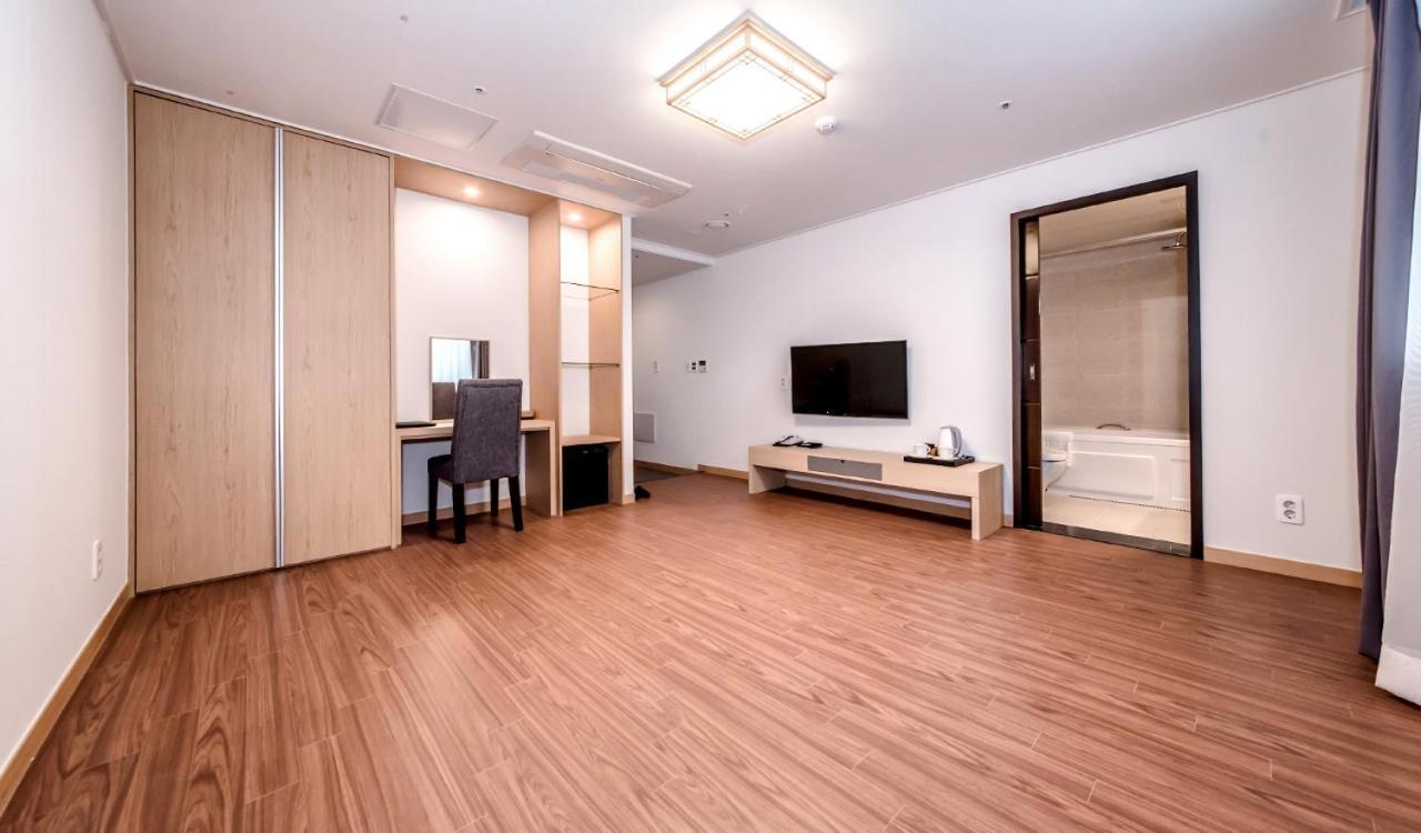Hotel Shalom Jeju Esterno foto